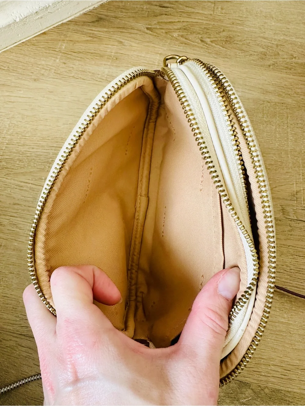 Coach crossbody signature
